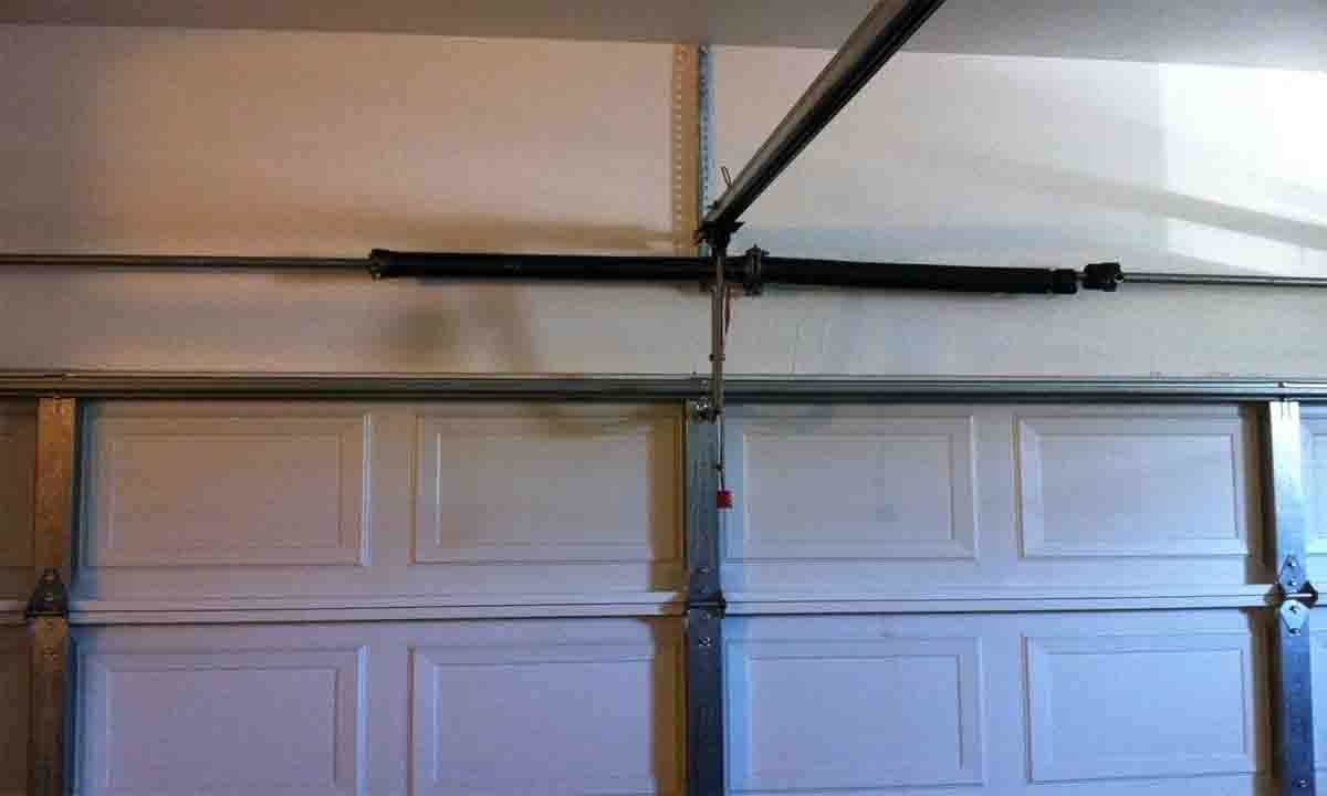 Garage Door Spring Replacement Cost in Friendswood, Texas
