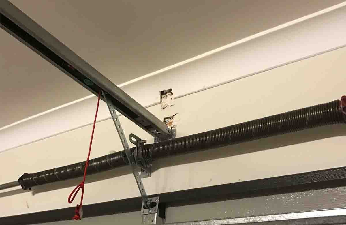 Garage Door Spring Replacement Cost in League City, TX