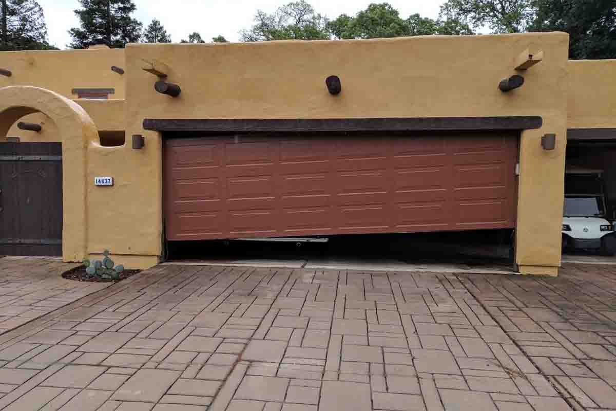 Off Track Garage Door Repair Cost in pearland, tx