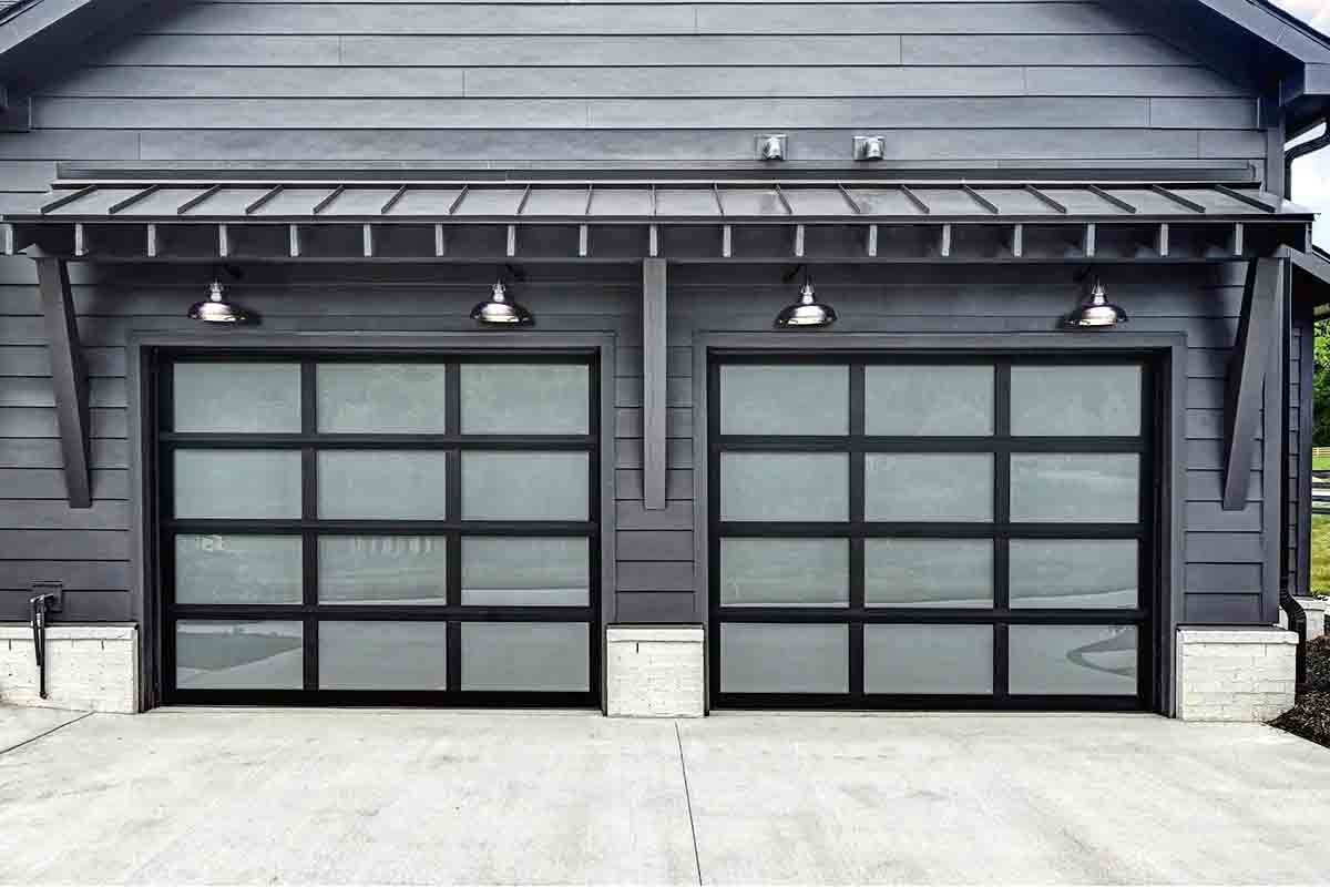 Modern 2025 garage door styles featuring elegant and bold designs.