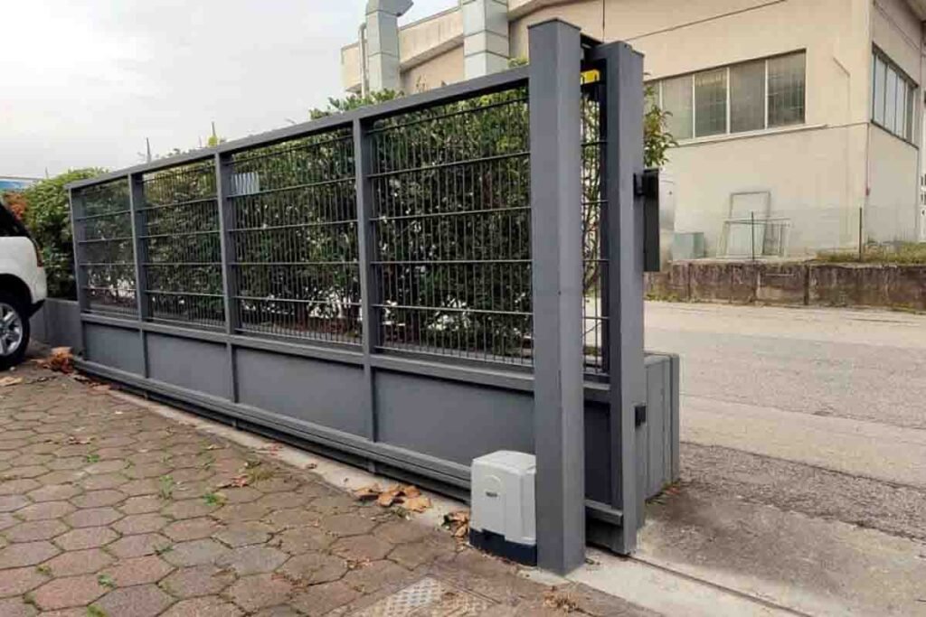 how sliding and rolling gate repair works