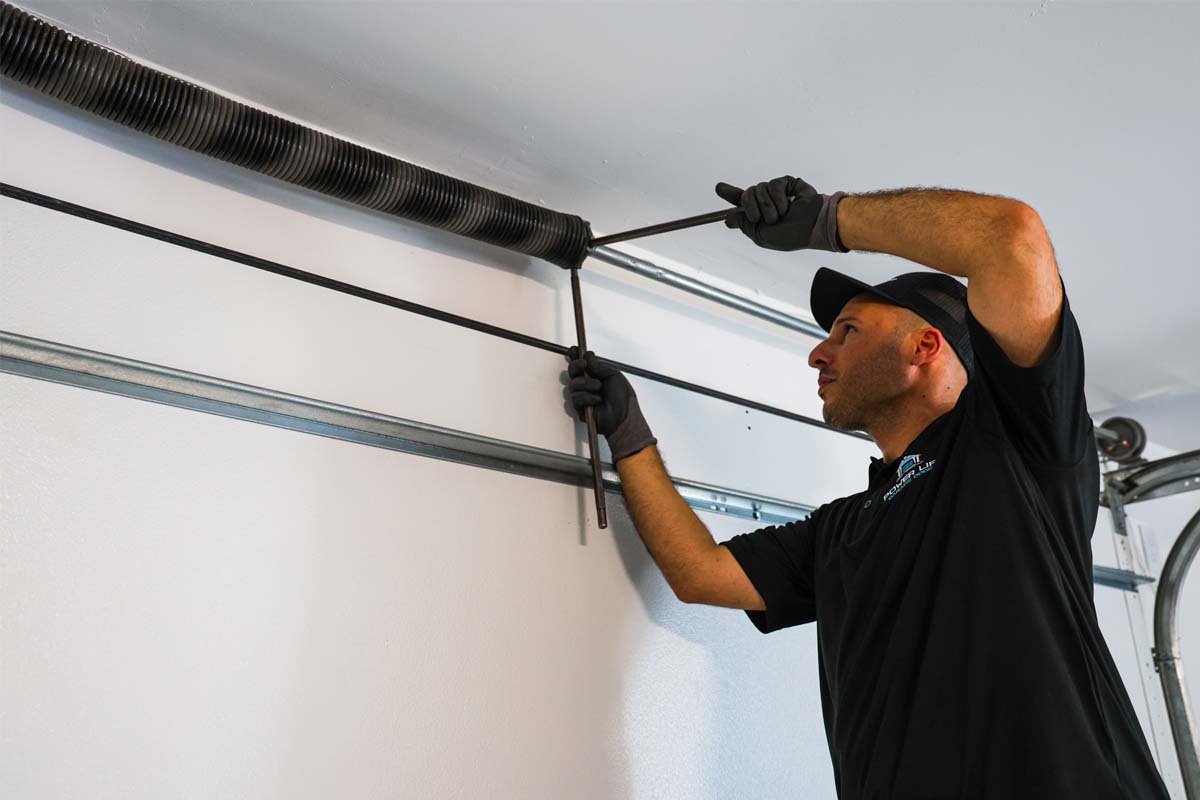 Expect from a Garage Door Contractor in Missouri City, TX