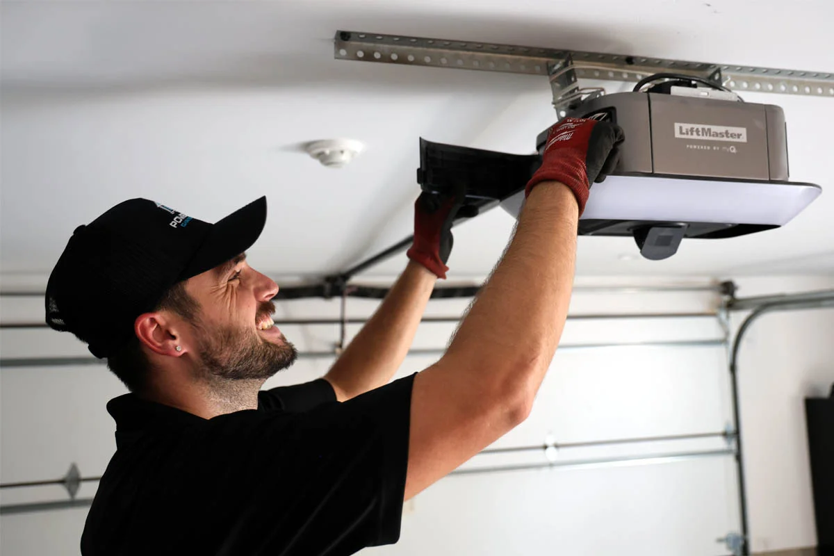 Resetting a Amarr garage door opener in Pearland, TX.